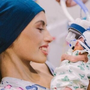 Teen mom who chose son’s birth over cancer treatment dies